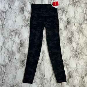 Spanx | NWT Look at Me Now Camo leggings